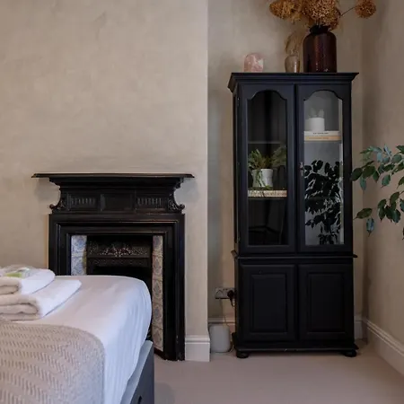 Apartment Sycamore House